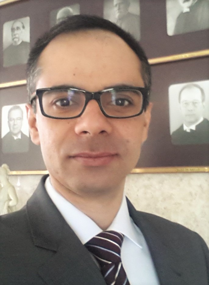 Fadivale parabeniza ex aluno pelo Título de Cidadão Valadarense