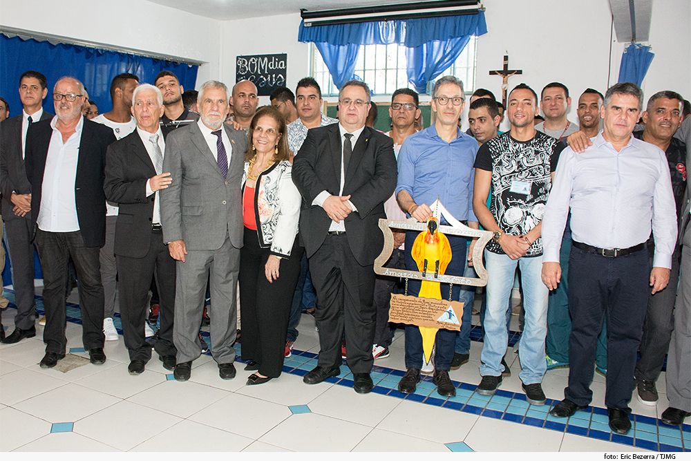 Coordenador do núcleo penal da FADIVALE acompanha visita do presidente no TJMG e do Governador a  Apac de Itaúna