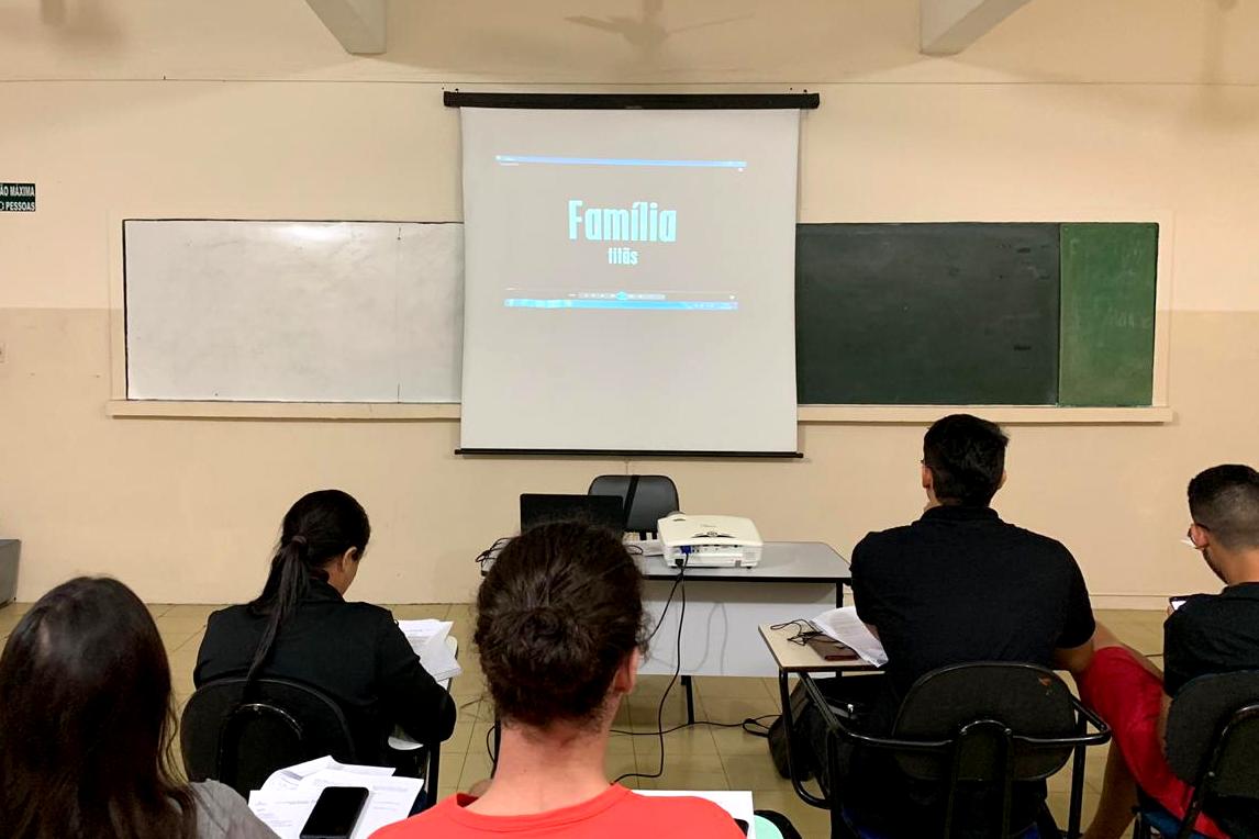 Inova Fadivale: acadêmicos do 5º periodo analisam Direito de Família a partir de clipes musicais