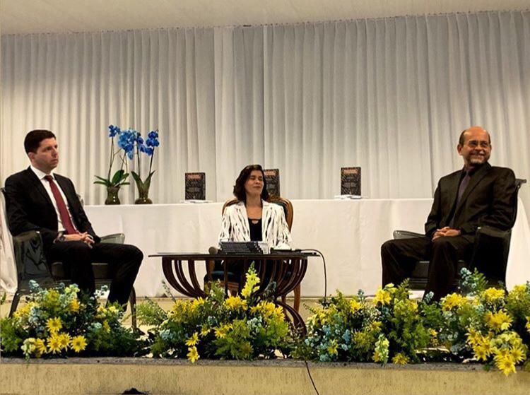 “CIÊNCIA & PROSA” da FADIVALE lançou livro e apresentou pesquisa de mestrado