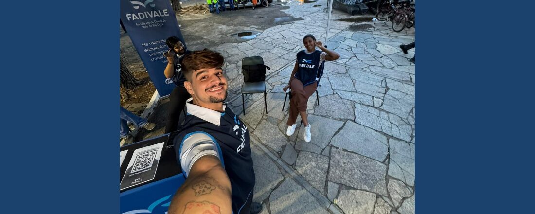 FADIVALE leva orientação jurídica gratuita à comunidade durante a Marcha para Jesus em Governador Valadares